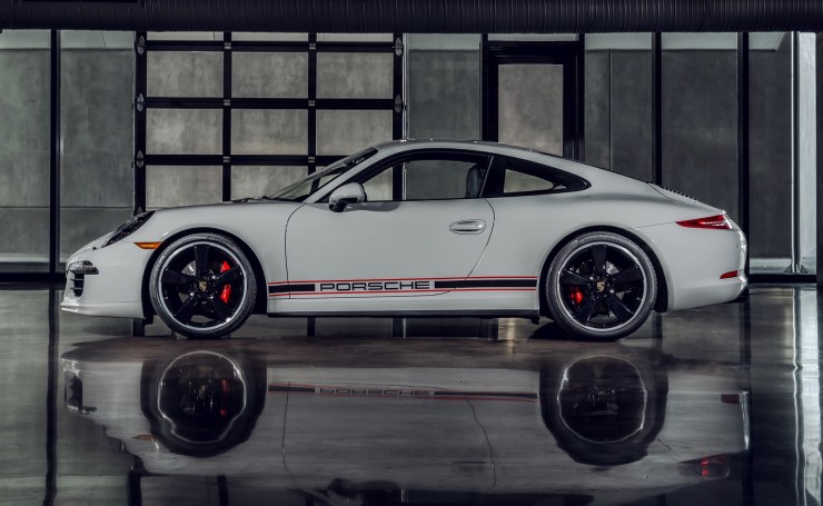 2015 Porsche 911 Carrera GTS Rennsport Reunion вид сбоку
