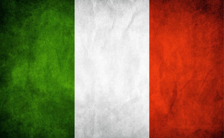 Итальянский флаг на грунте