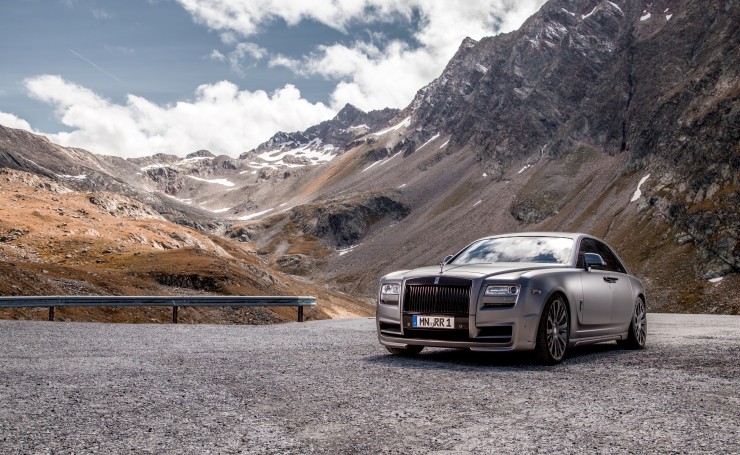 Rolls-Royce Ghost в горной местности
