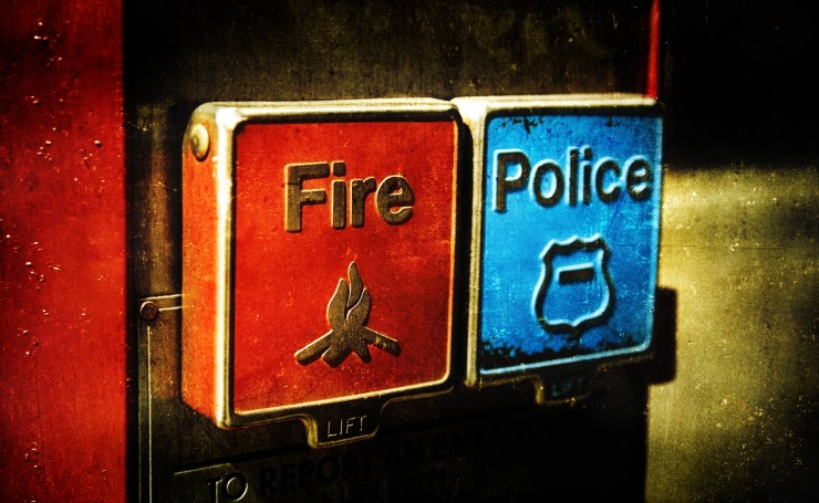 Вызов полиции и пожарных