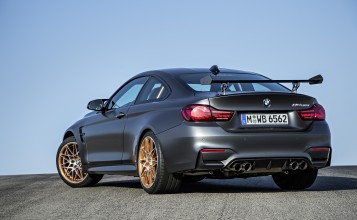 2016 BMW M4 GTS сзади