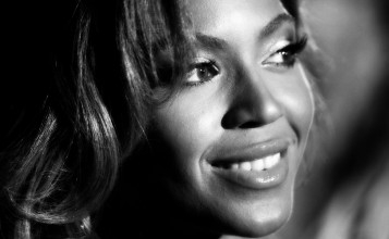 Черно-белое фото Beyonce
