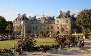 Люксембургский дворец в Париже
