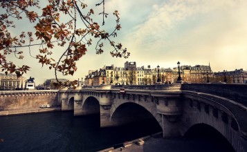 Мост в Париже