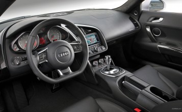 Салон и руль Audi R8