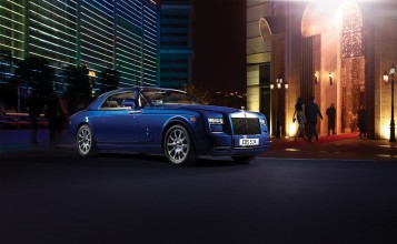Синий Rolls Royce Phantom купе