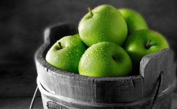 Сочные зеленые яблоки