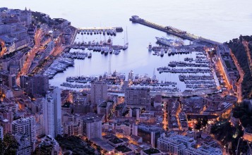 Вид на вечерний Монако с высоты