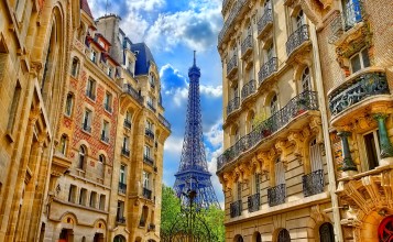 Вид с парижской улицы