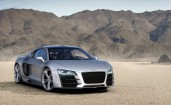 Audi R8 в пустыне
