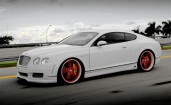 Белый Bentley GT