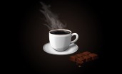 Чашка кофе и шоколад