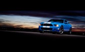 Ford Shelby GT500 синего цвета