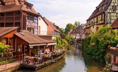 Красивый городок во Франции