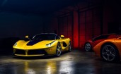 Желтая Ferrari LaFerrari