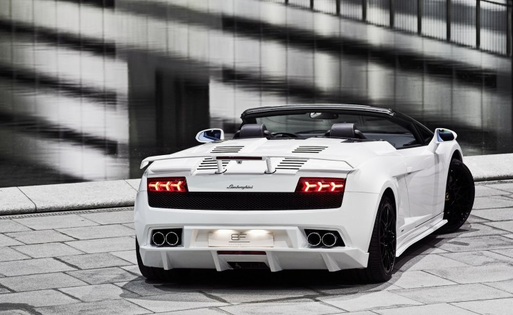 Lamborghini GT600 белого цвета