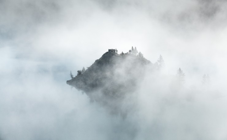 Маленький остров в тумане