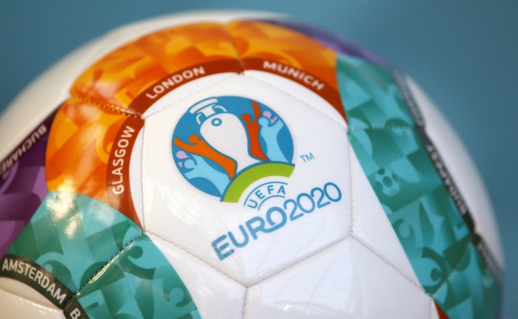 Мяч Евро 2020 крупным планом