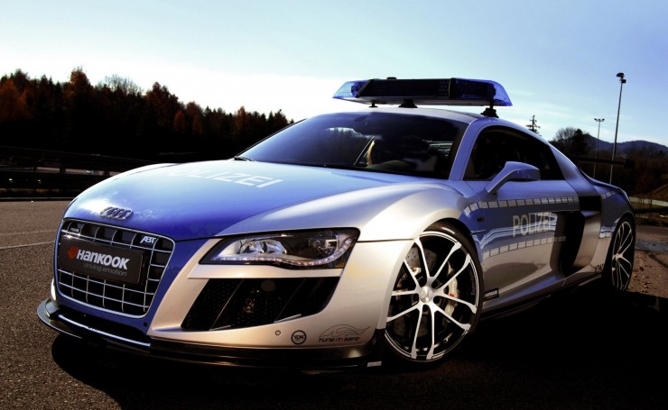 Полицейский Audi R8