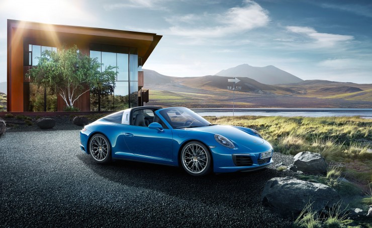Синий Porsche 911 Targa 4