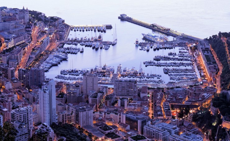 Вид на вечерний Монако с высоты