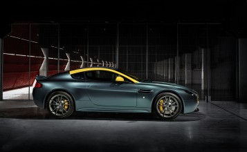 Aston Martin V8 Vantage N430 сбоку