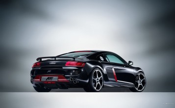 Черный Audi R8, сзади