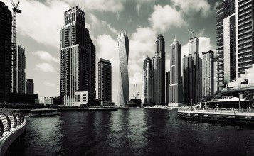 Черно-белый снимок Дубая