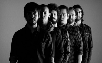 Черно-белый снимок Linkin Park
