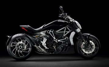 Черный Ducati Diavel