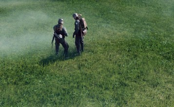 Два солдата на зеленой лужайке, Battlefield 1