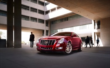 Красный Cadillac CTS 2012