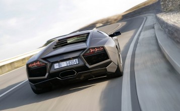 Lamborghini Reventon сзади