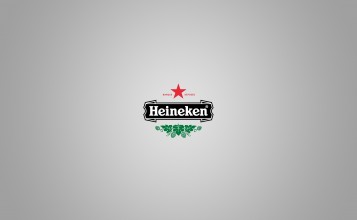 Логотип Heineken на светло-сером фоне