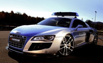 Полицейский Audi R8