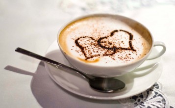Сердечки в чашке кофе