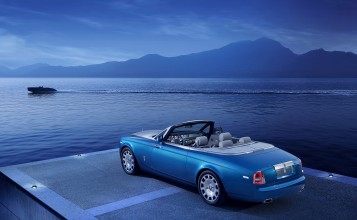 Синий Rolls-Royce Phantom с открытым верхом
