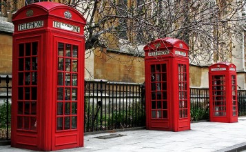 Телефонные будки на улице Лондона