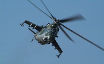 Вертолет Ми-24 в небе