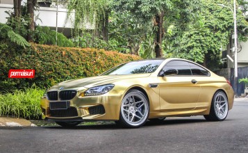 Золотая BMW M6 Vossen Wheels
