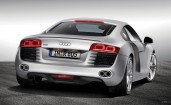 Audi R8 серебристая, вид сзади
