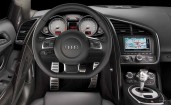 Audi R8, водительское место