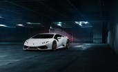 Белая Lamborghini Huracan