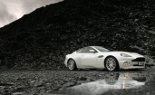 Белый Aston Martin