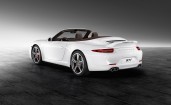 Белый Porsche 911 Carrera S
