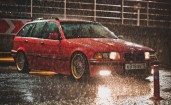 BMW E36 Touring под дождем
