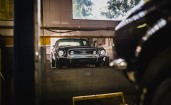 Ford Mustang в гараже