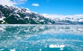 Горное озеро на Аляске