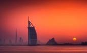 Красный закат в Дубае
