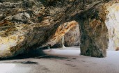 Пещера в скале